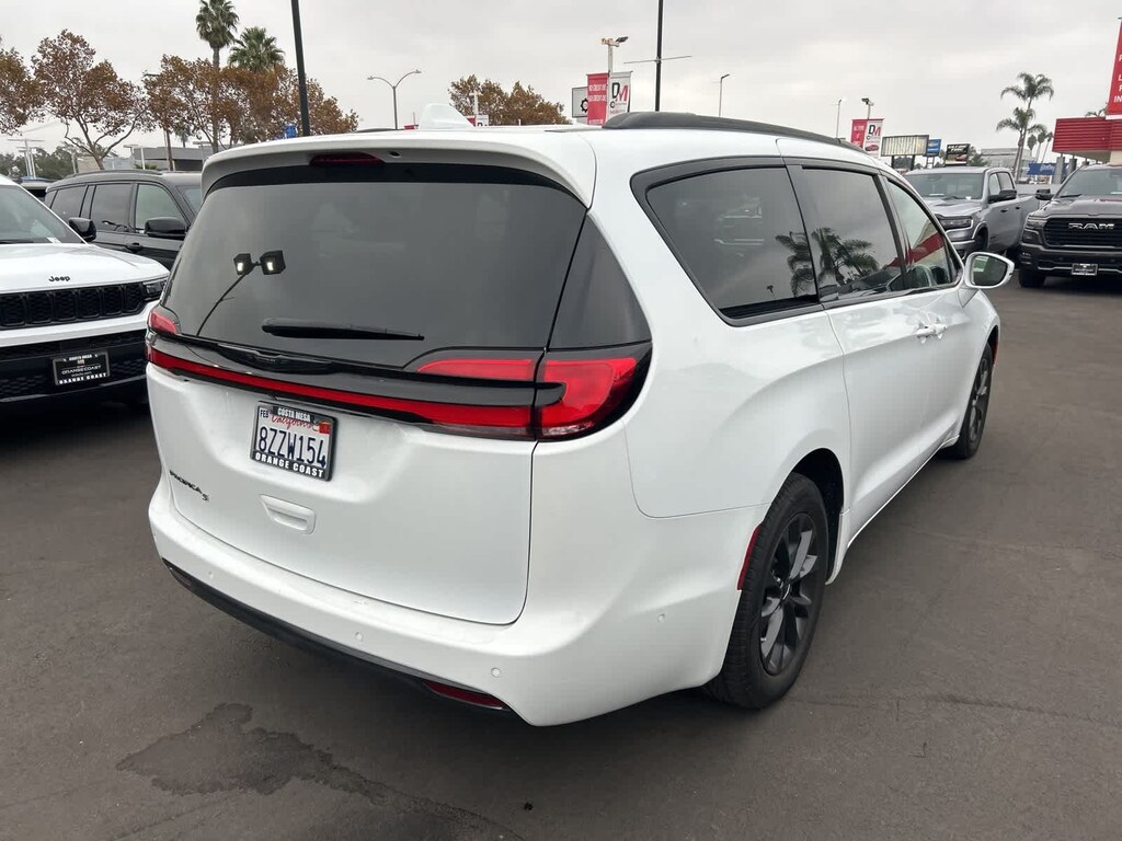 Used 2021 Chrysler Pacifica Touring L Van Passenger Van