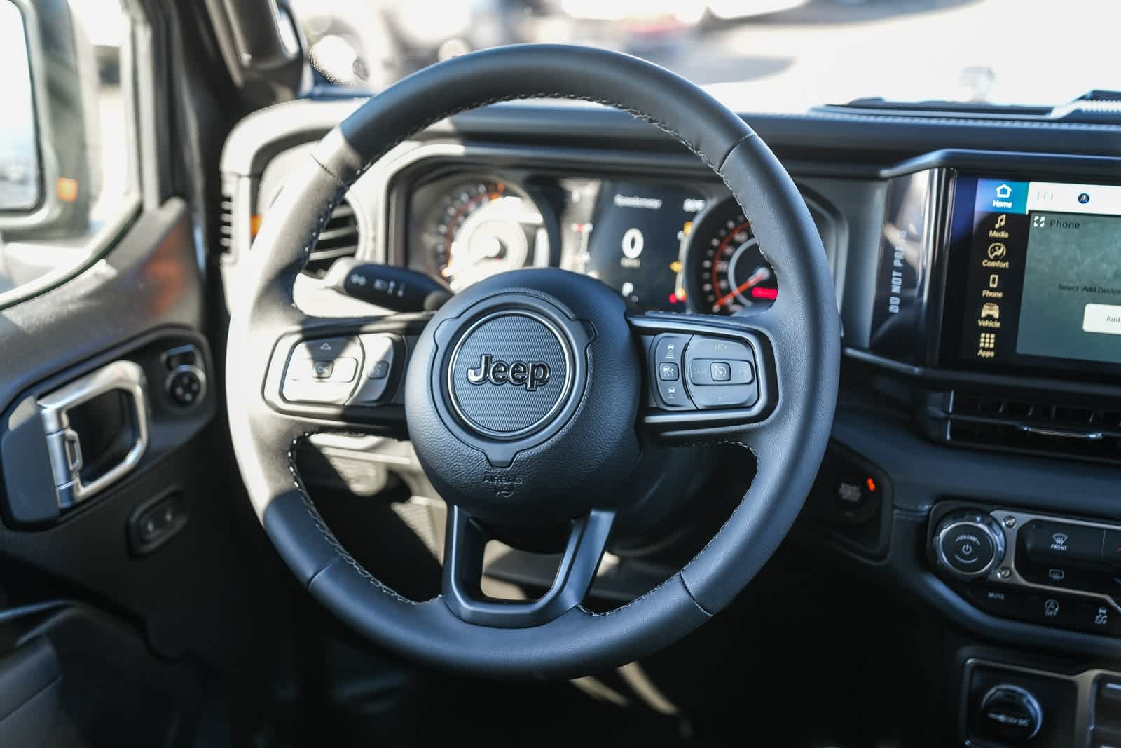 Thumbnail: 2026 Jeep Gladiator - 16