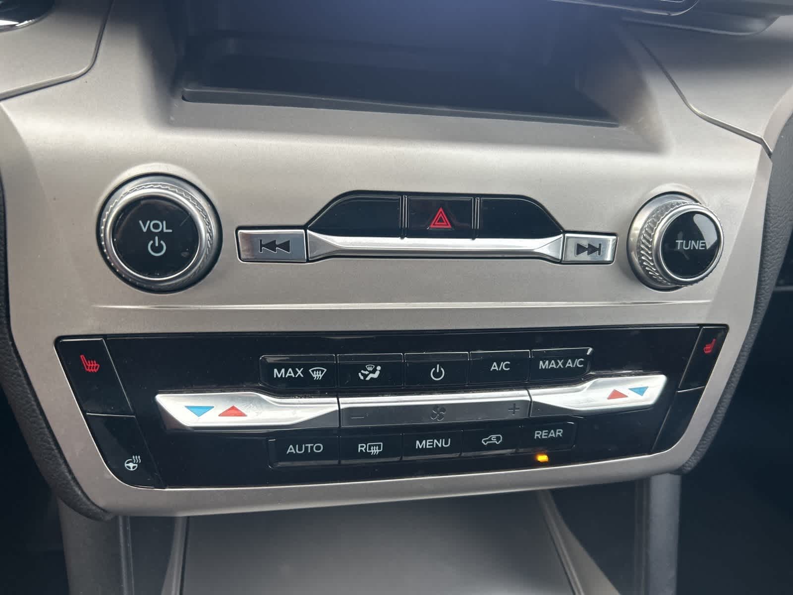 Thumbnail: 2022 Ford Explorer - 27