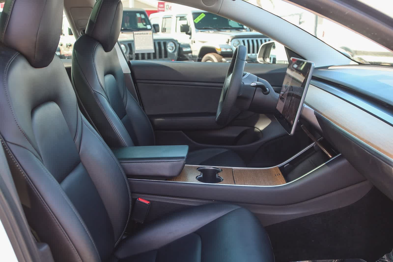 Thumbnail: 2019 Tesla Model 3 - 14