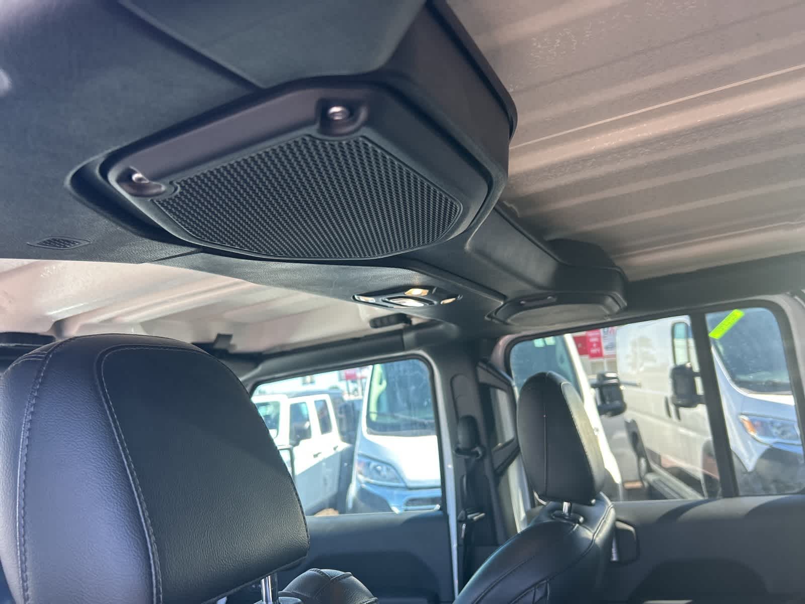 Thumbnail: 2022 Jeep Wrangler - 28