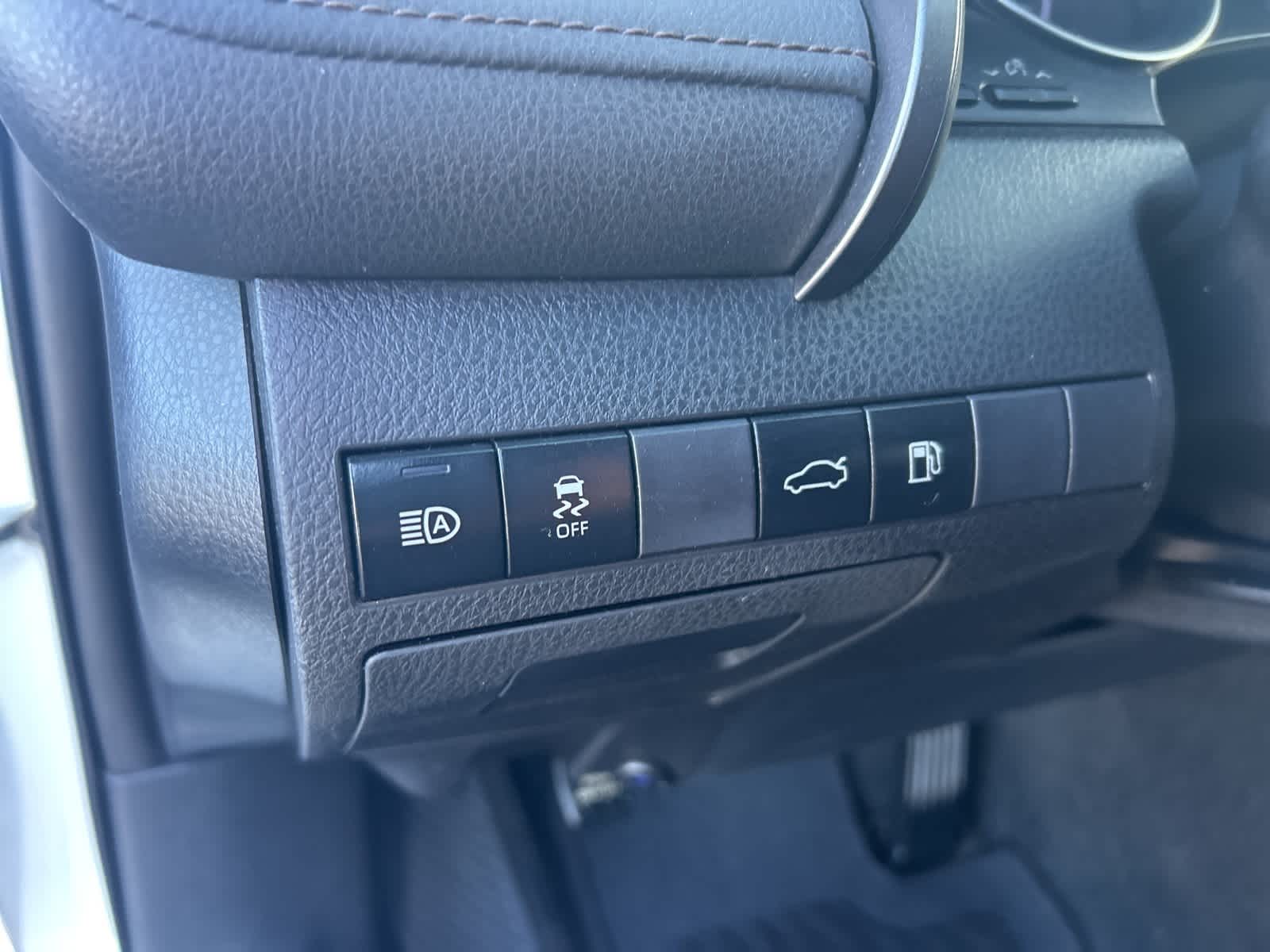 Thumbnail: 2018 Toyota Camry - 22