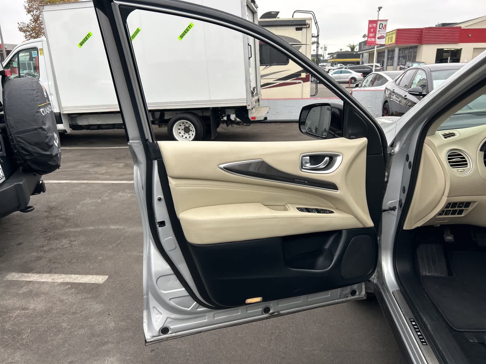 Thumbnail: 2019 INFINITI QX60 - 19