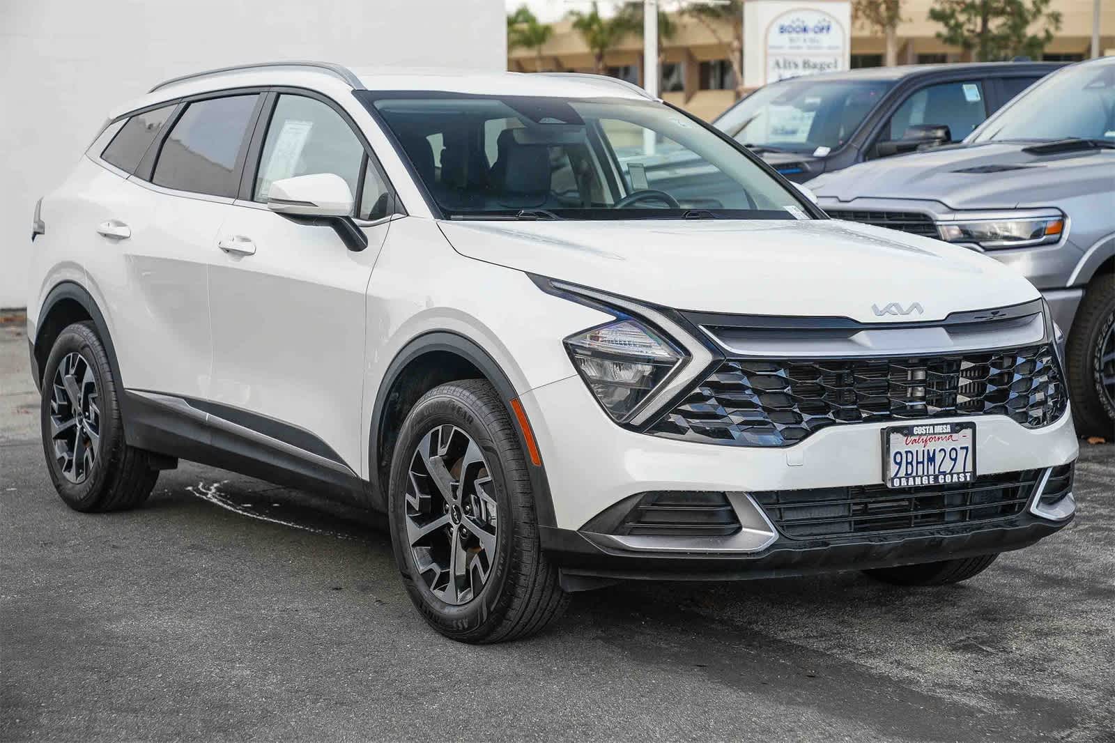 Thumbnail: 2023 Kia Sportage - 3