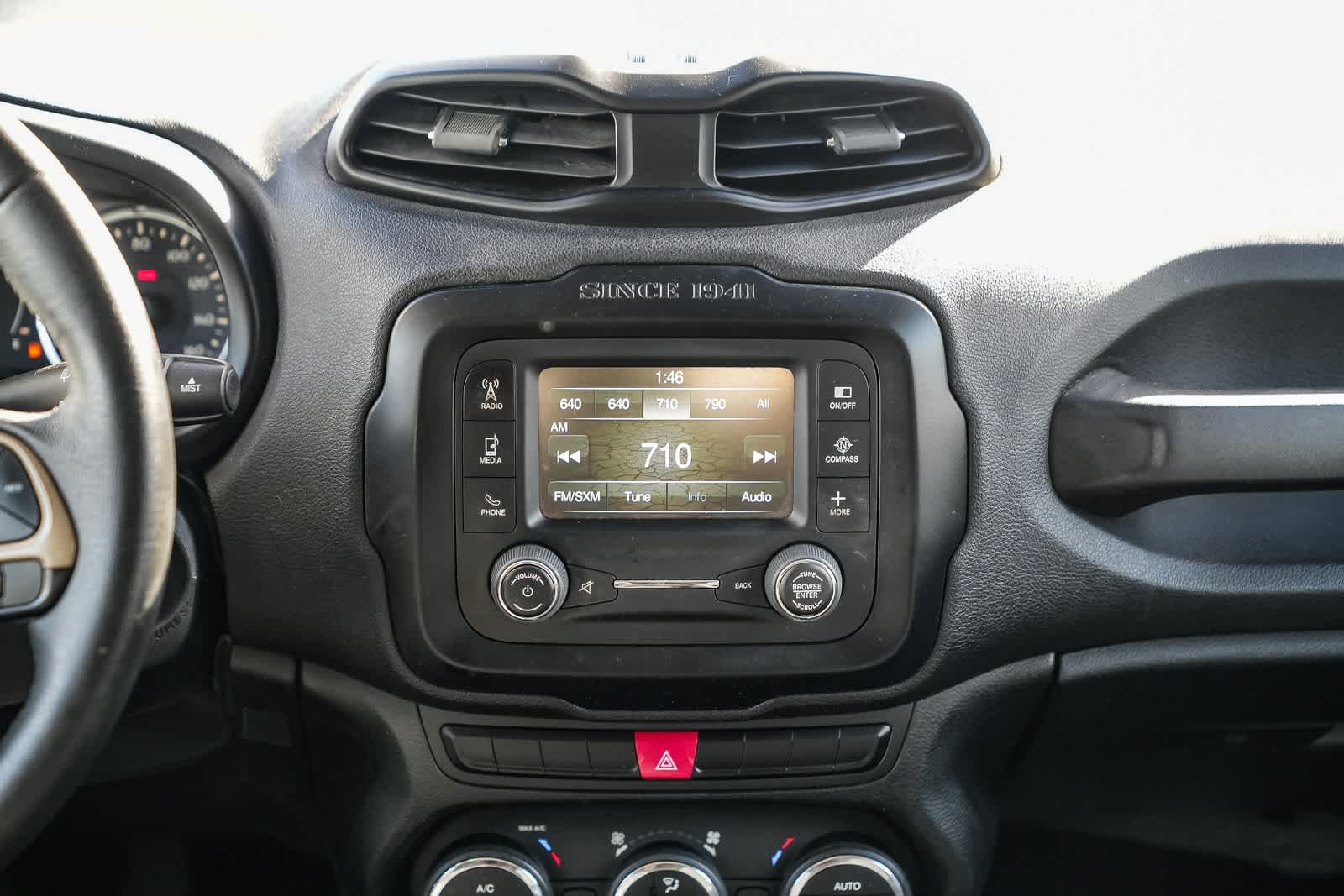 Thumbnail: 2015 Jeep Renegade - 13