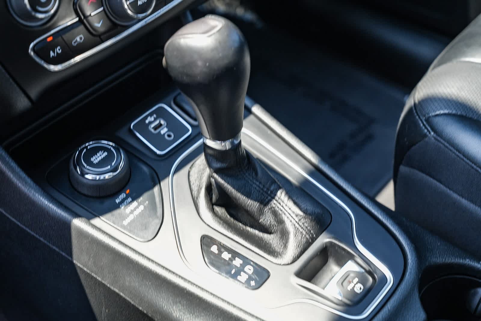 Thumbnail: 2022 Jeep Cherokee - 19