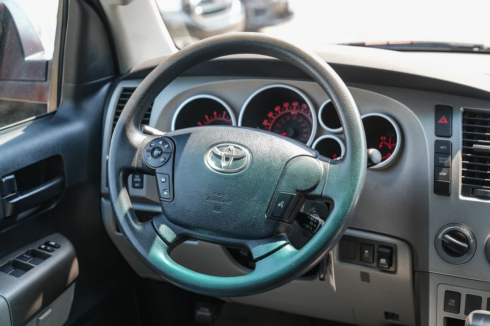 Thumbnail: 2011 Toyota Tundra - 14