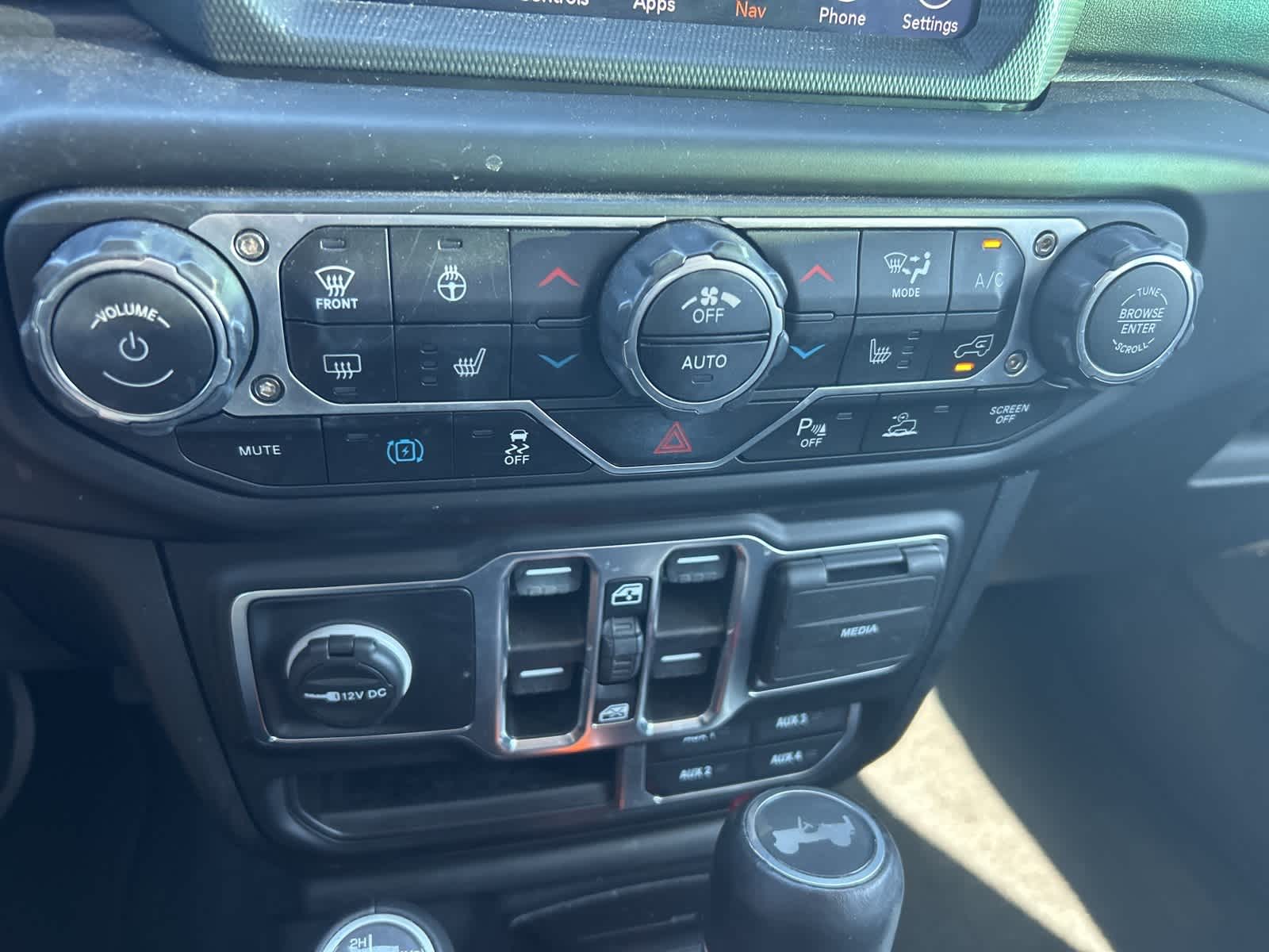 Thumbnail: 2022 Jeep Wrangler - 42