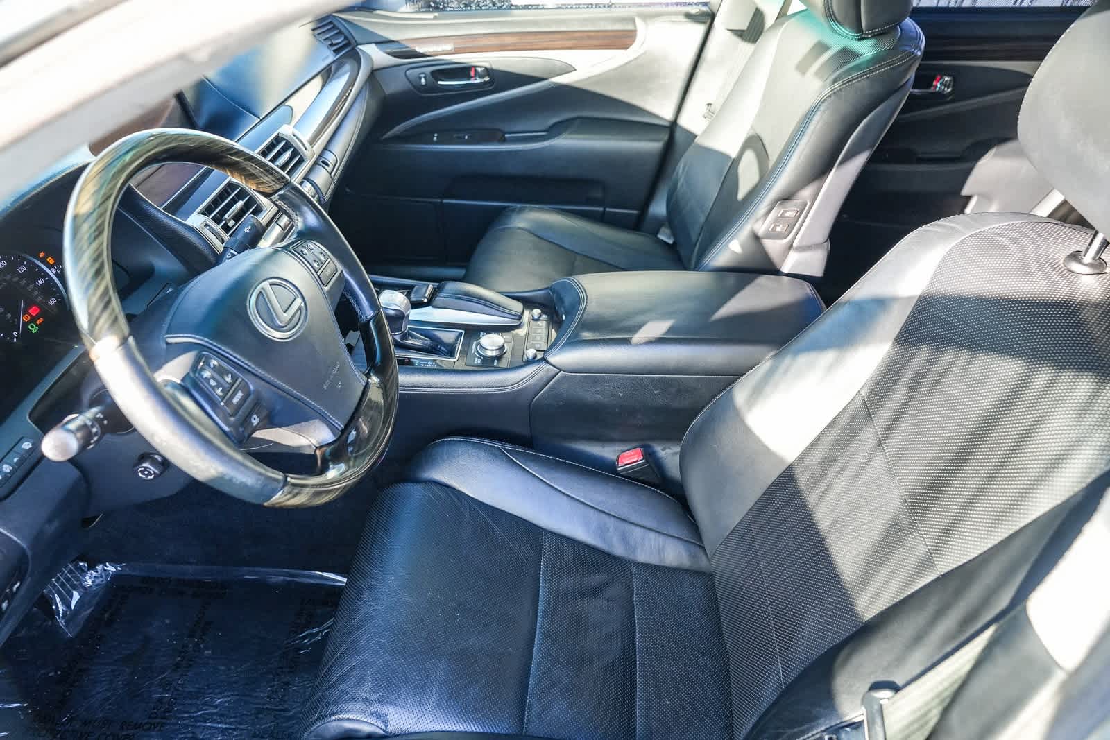 Thumbnail: 2013 Lexus LS - 17