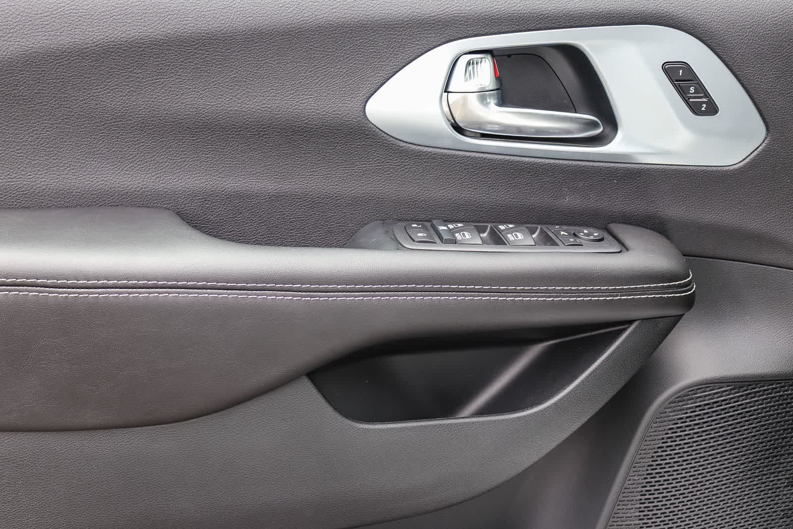 Thumbnail: 2026 Chrysler Pacifica - 24