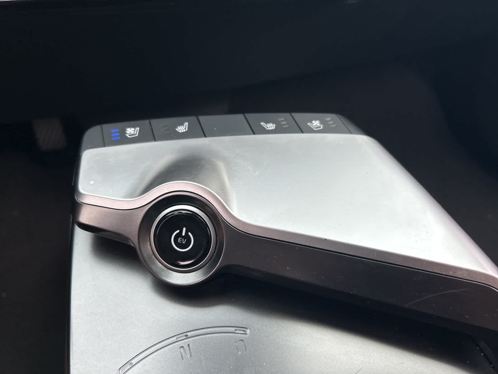 Thumbnail: 2022 Kia EV6 - 41