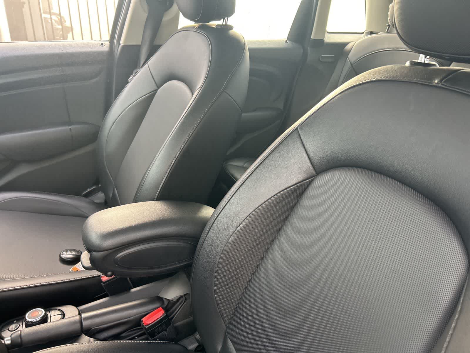 Thumbnail: 2017 MINI Cooper Hardtop - 21