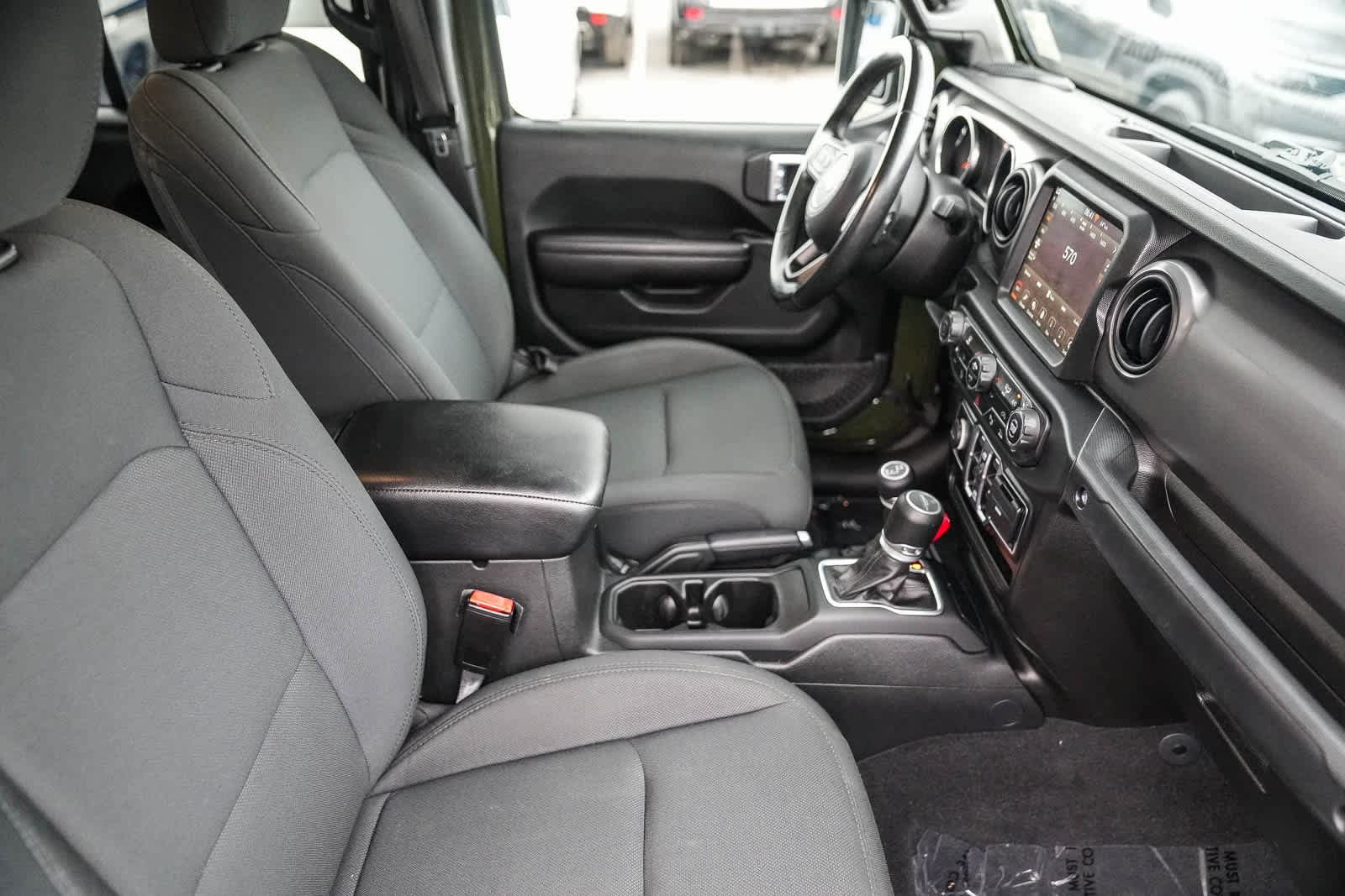 Thumbnail: 2021 Jeep Gladiator - 15