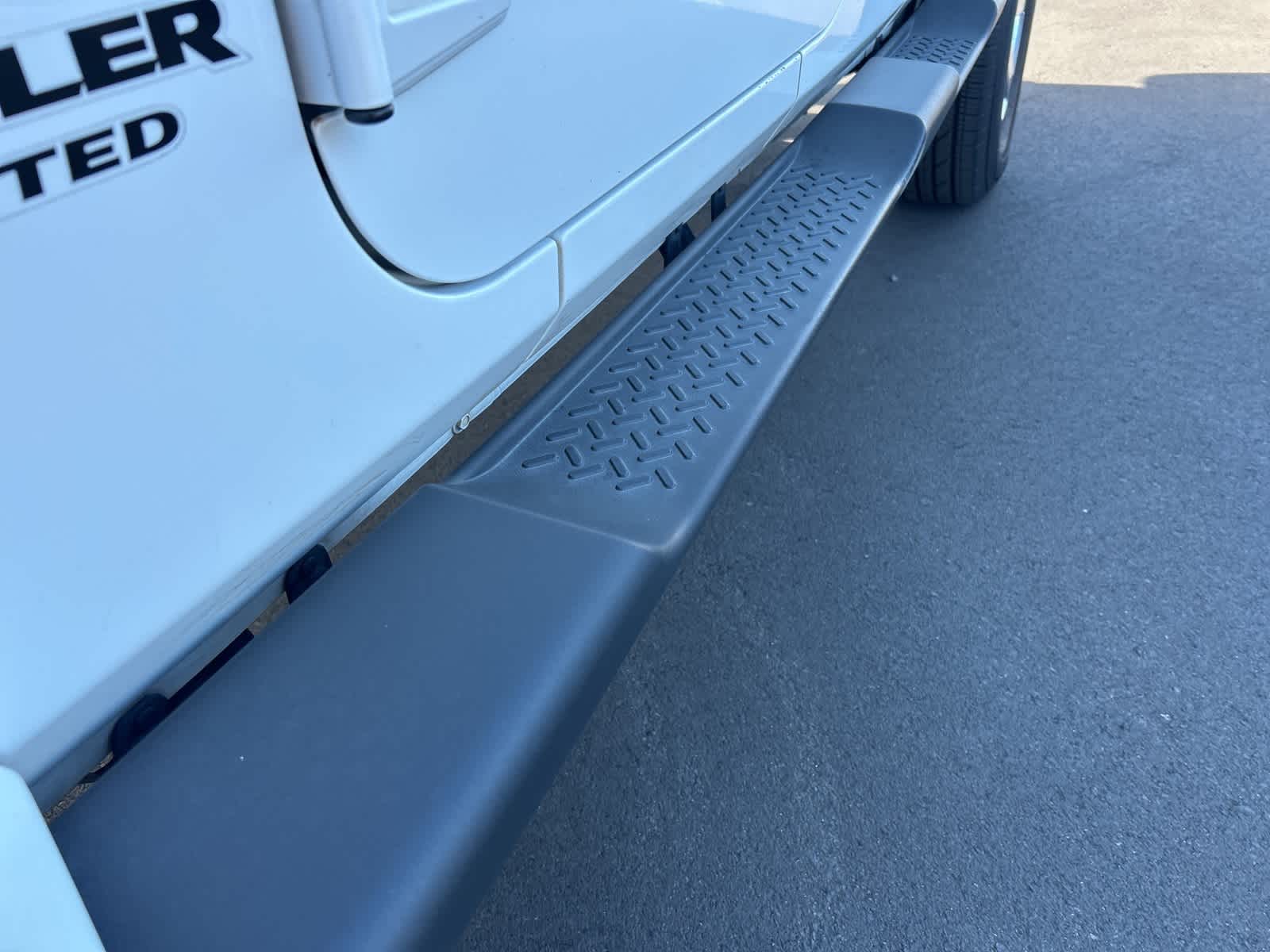 Thumbnail: 2015 Jeep Wrangler - 13