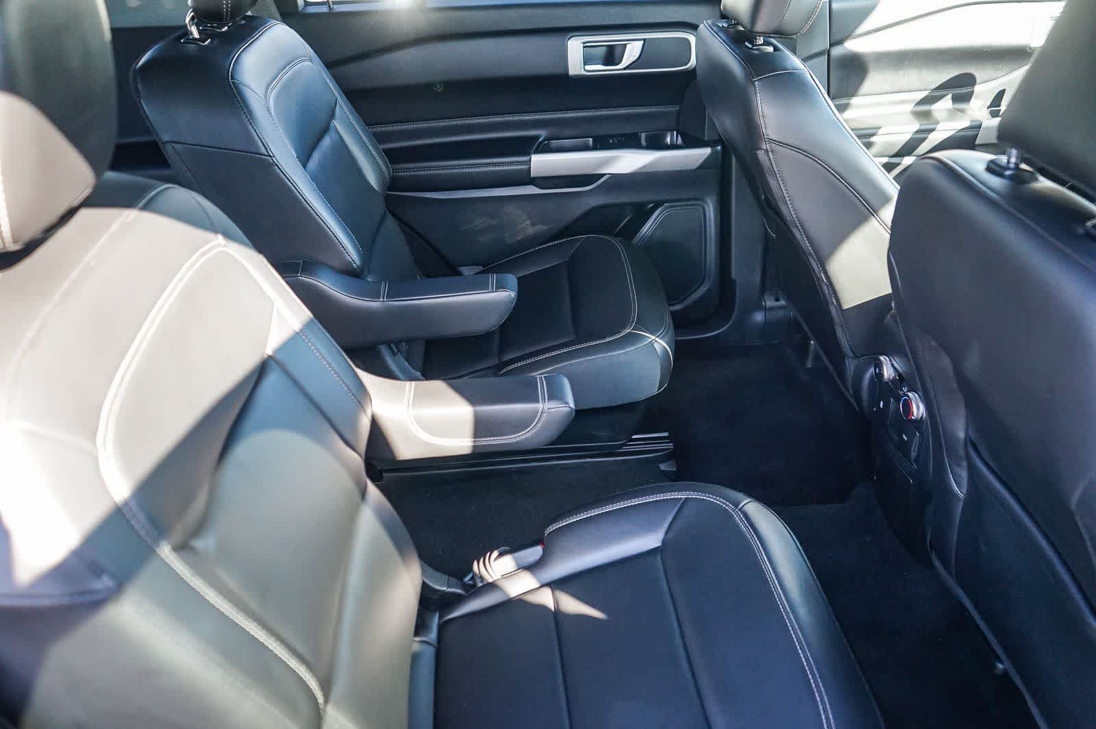 Thumbnail: 2022 Ford Explorer - 15