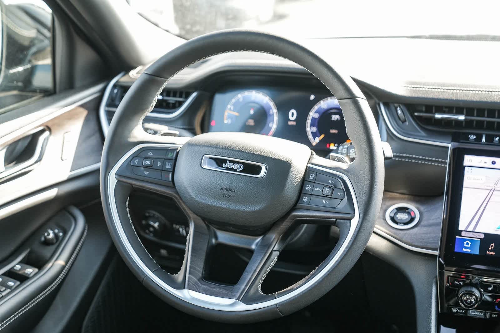 Thumbnail: 2025 Jeep Grand Cherokee L - 14