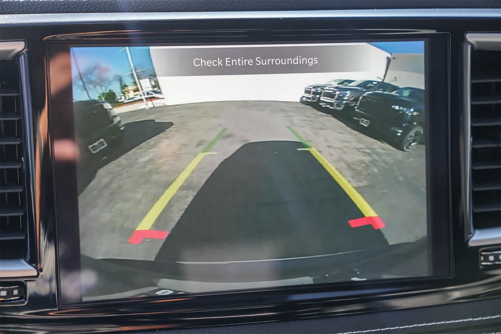 Thumbnail: 2022 Chrysler Pacifica - 23