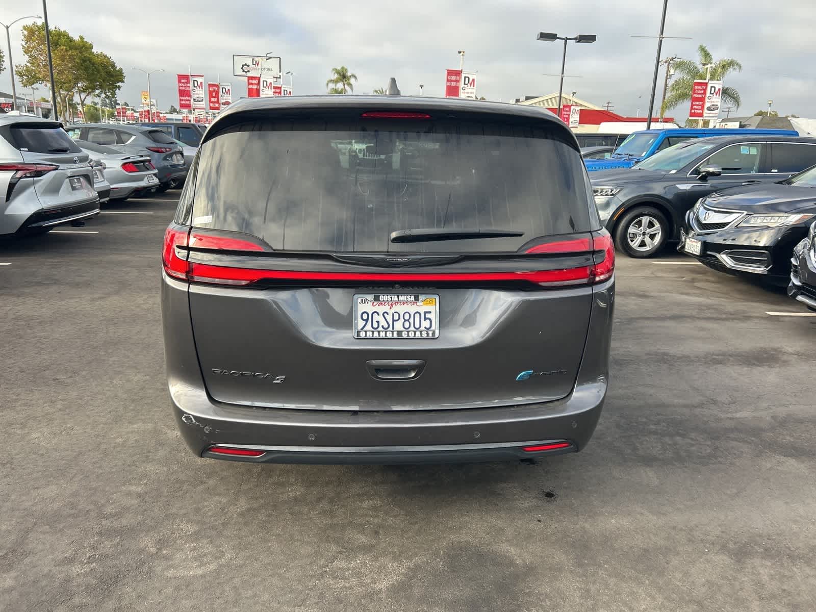 Thumbnail: 2022 Chrysler Pacifica - 4