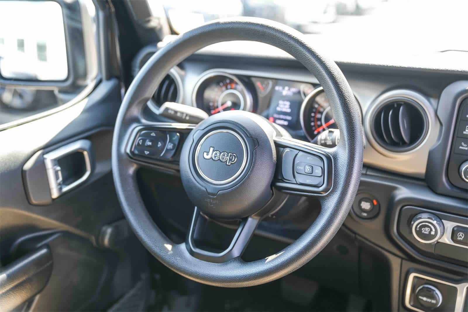 Thumbnail: 2020 Jeep Wrangler - 14