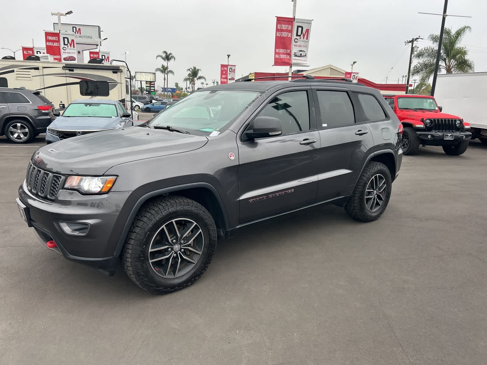 Thumbnail: 2017 Jeep Grand Cherokee - 3