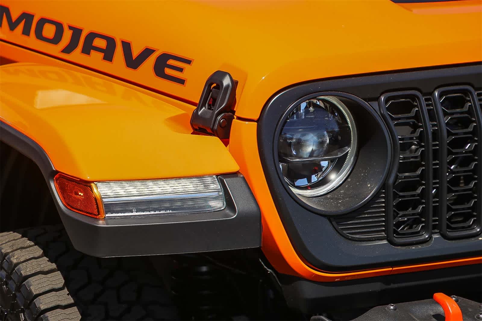 Thumbnail: 2025 Jeep Gladiator - 4