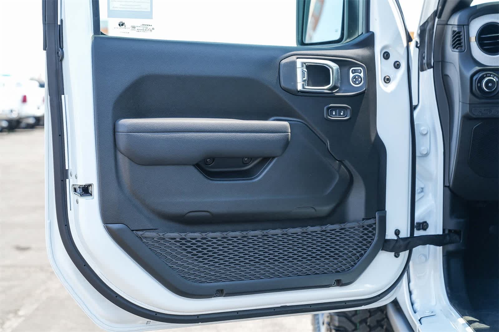 Thumbnail: 2025 Jeep Wrangler - 21