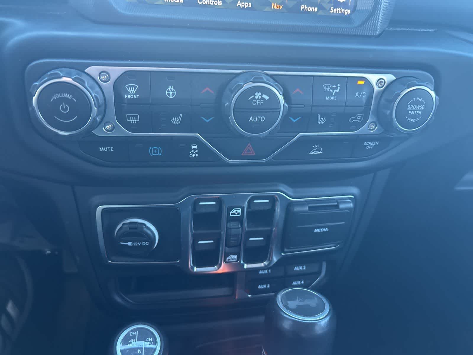 Thumbnail: 2023 Jeep Wrangler - 41