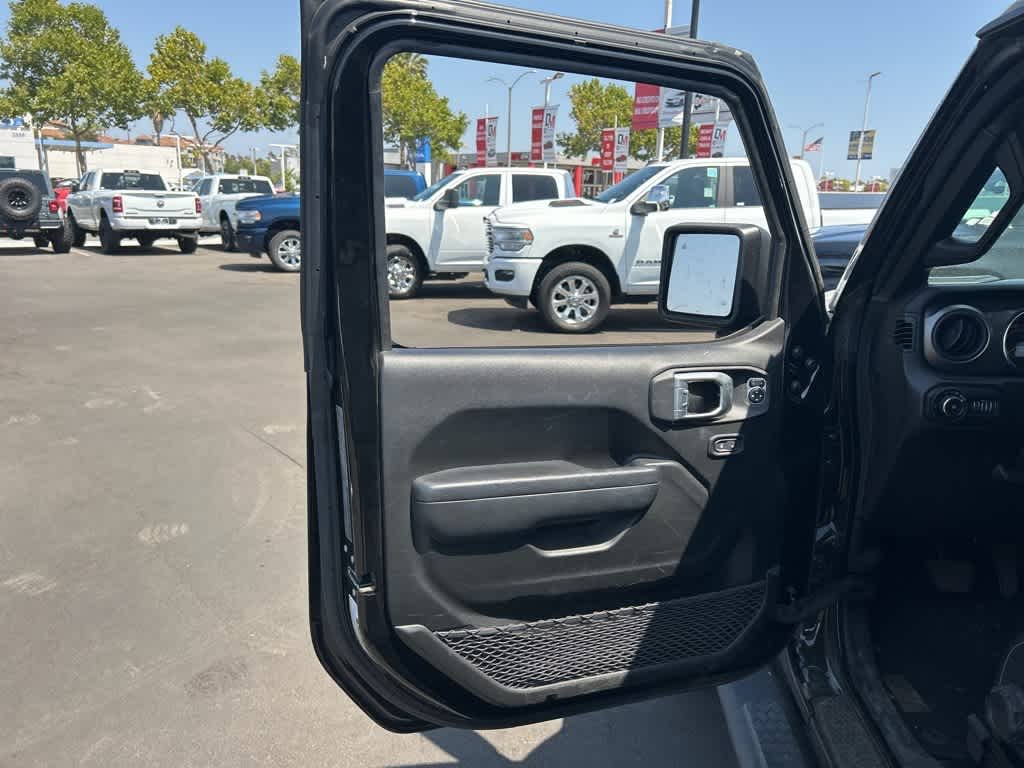 Thumbnail: 2022 Jeep Wrangler - 18