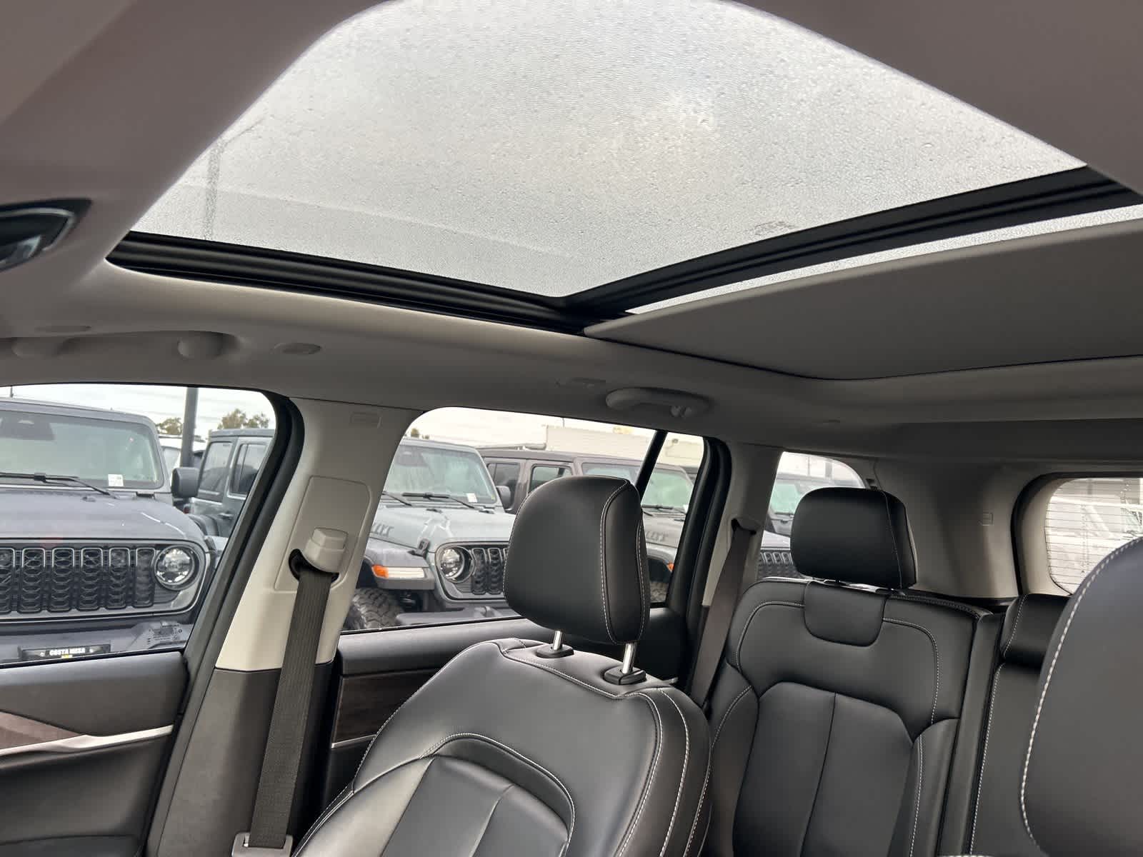 Thumbnail: 2023 Jeep Grand Cherokee - 39