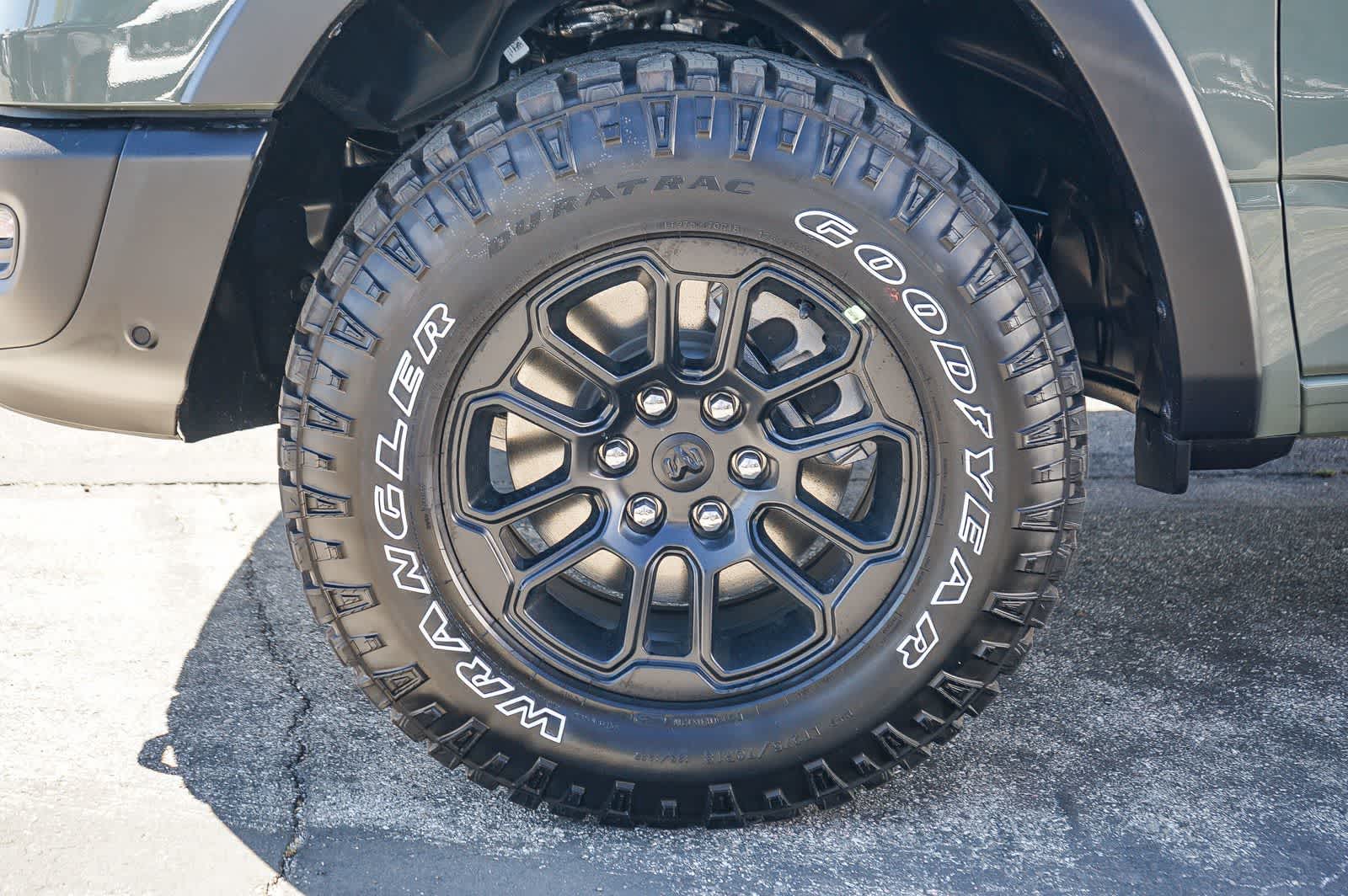 Thumbnail: 2026 RAM 1500 - 9