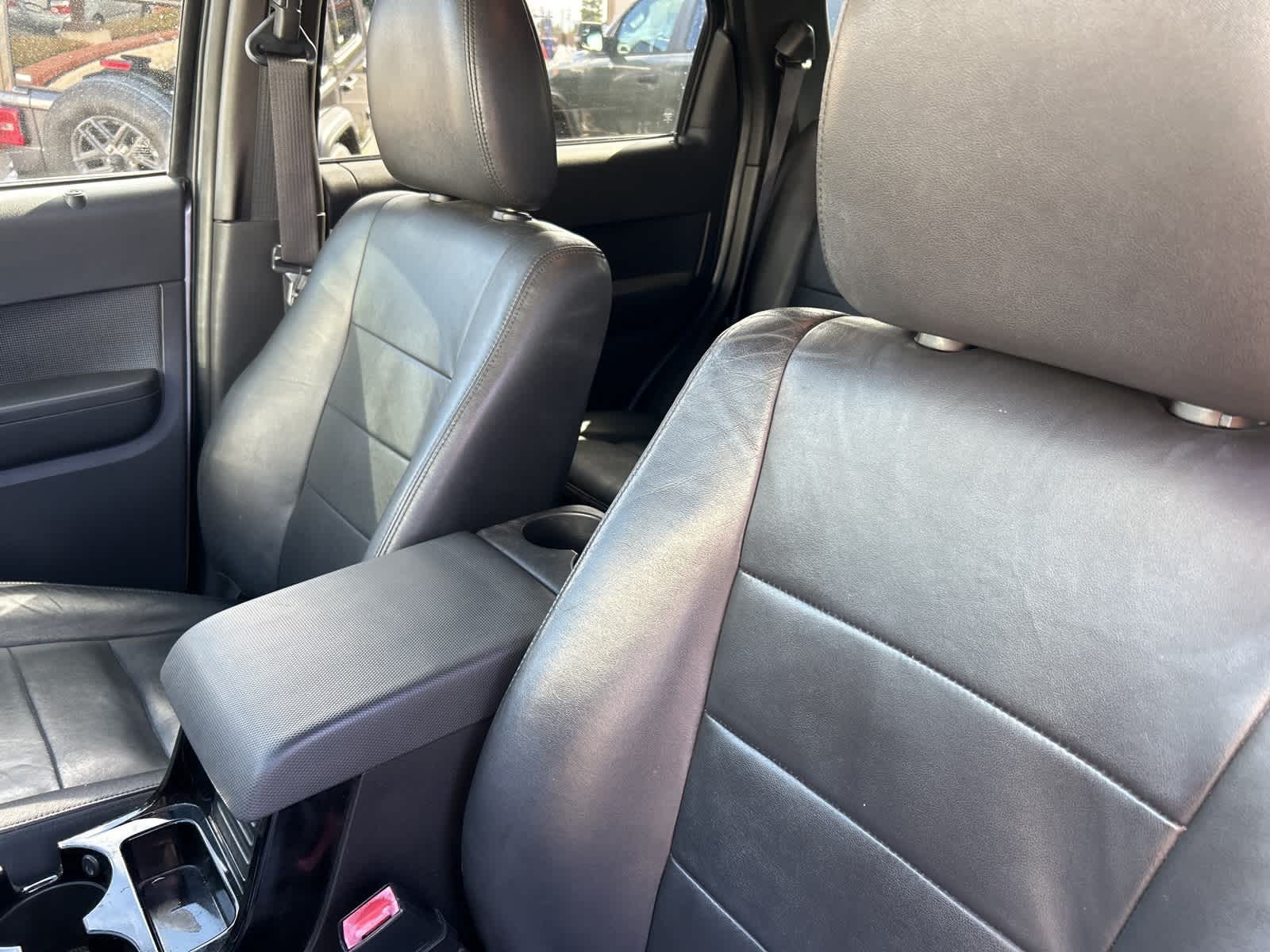 Thumbnail: 2010 Ford Escape - 20