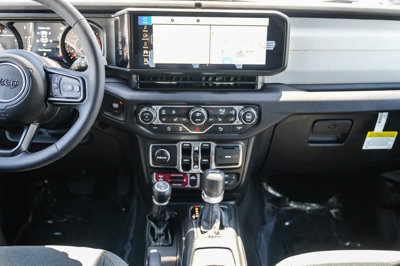 Thumbnail: 2025 Jeep Wrangler - 14