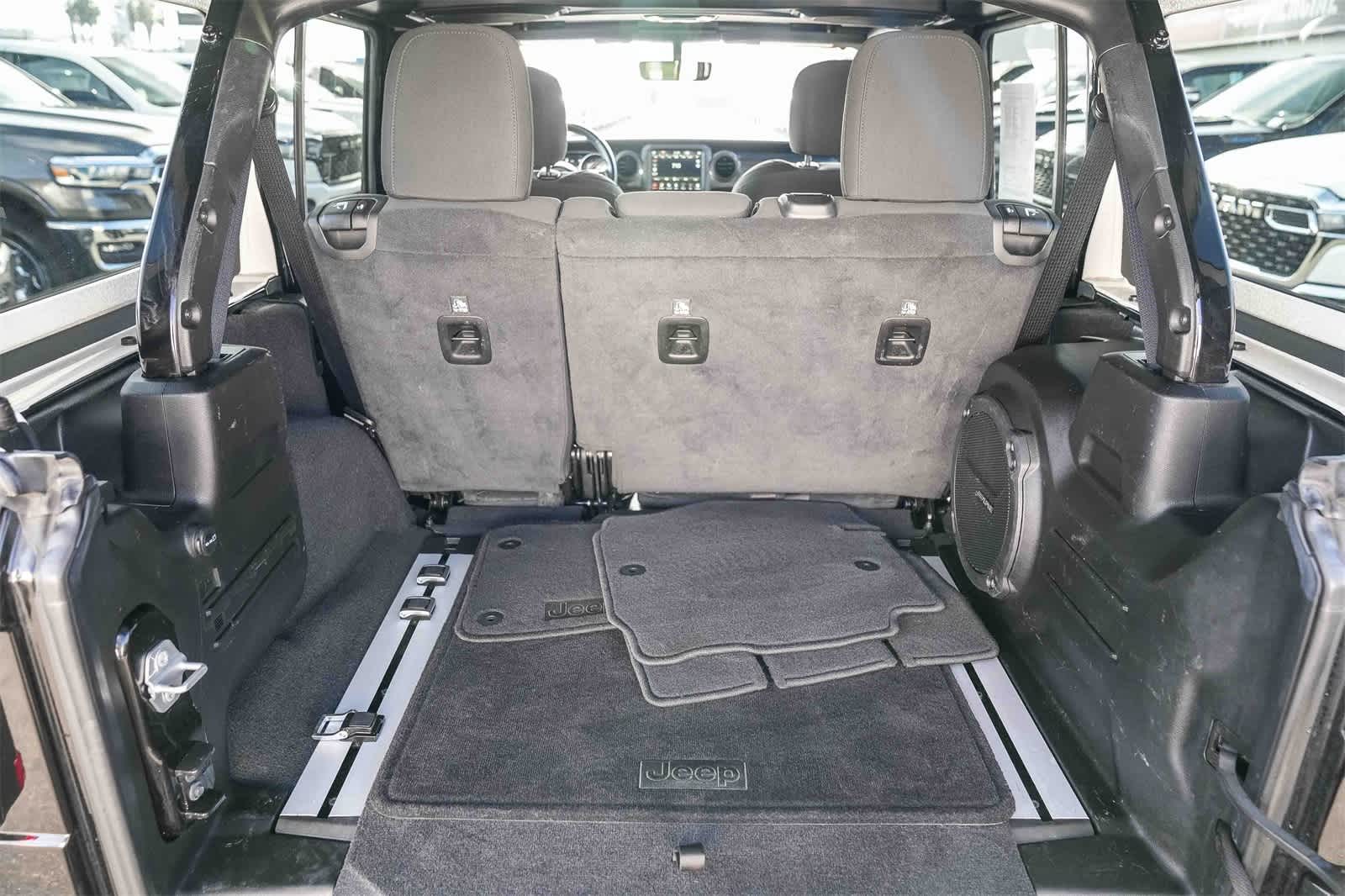 Thumbnail: 2021 Jeep Wrangler - 24