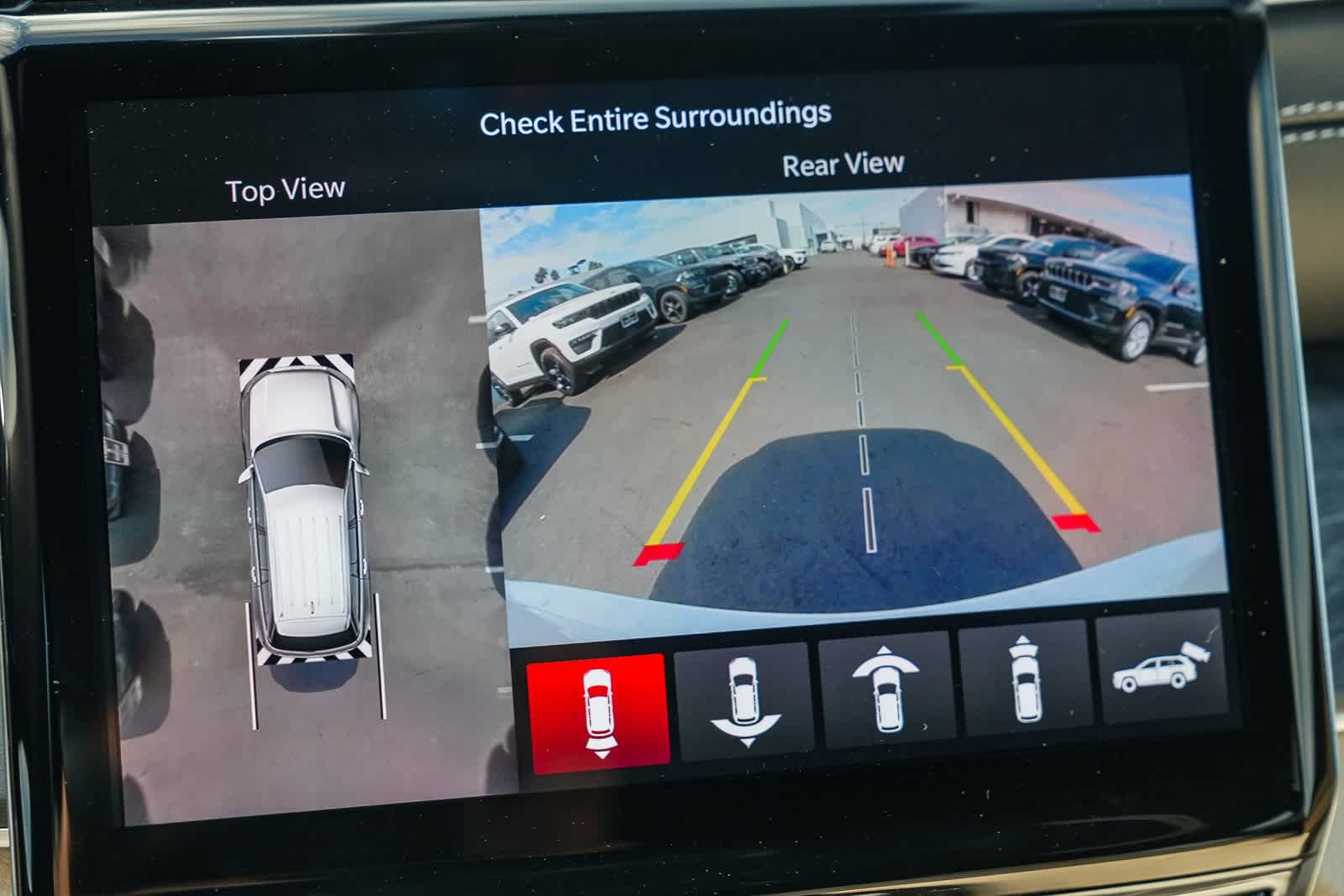 Thumbnail: 2025 Jeep Grand Cherokee - 24