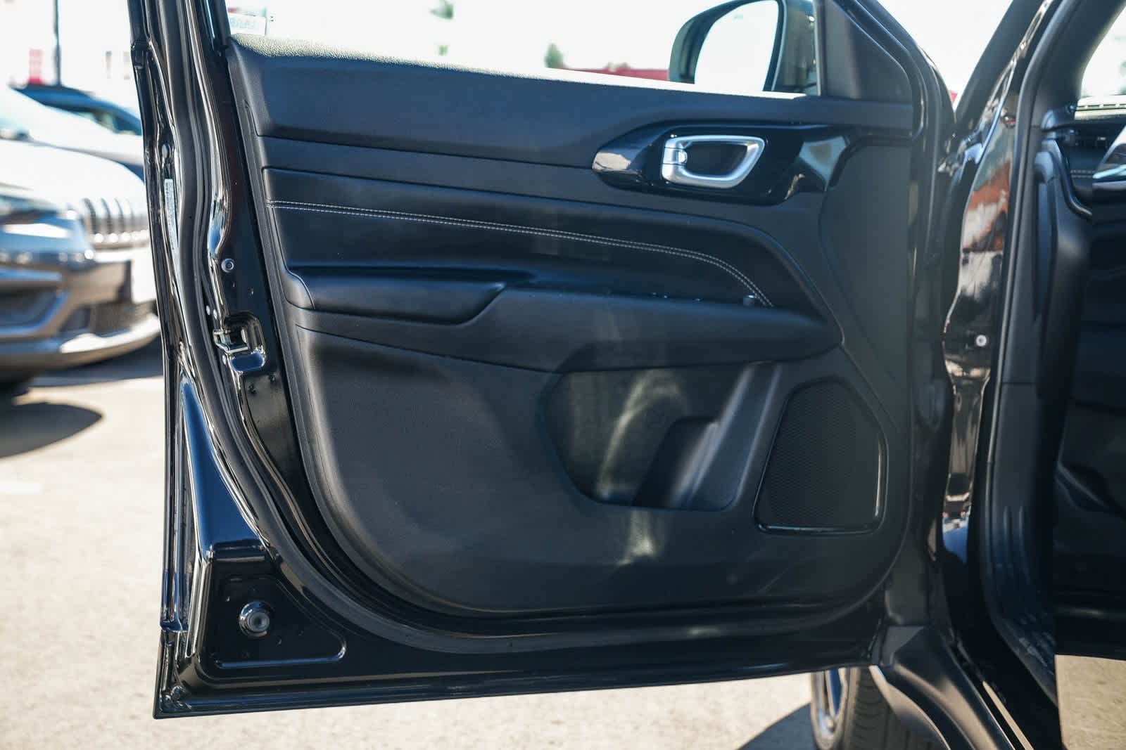 Thumbnail: 2023 Jeep Compass - 17