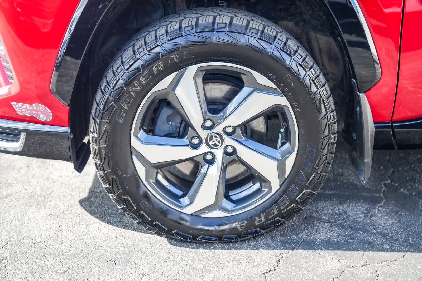 Thumbnail: 2021 Toyota RAV4 - 9