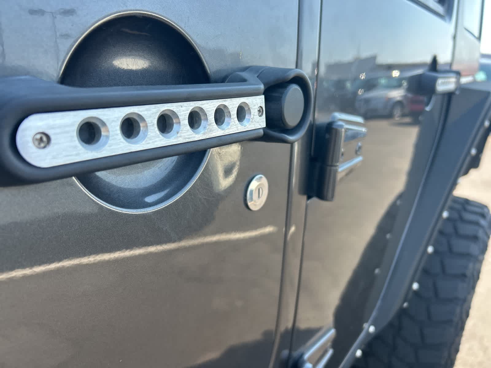 Thumbnail: 2017 Jeep Wrangler - 15