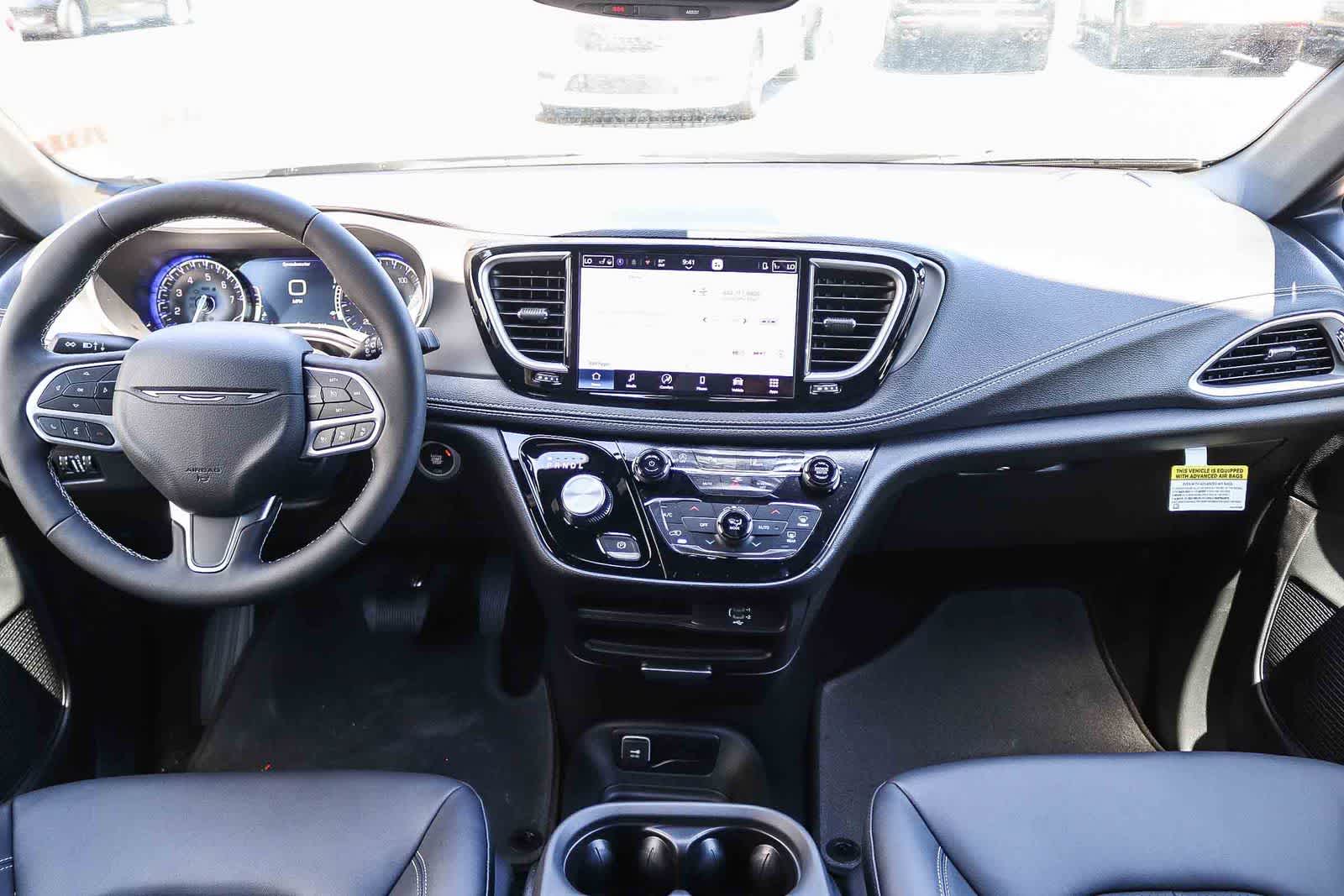 Thumbnail: 2027 Chrysler Pacifica - 14