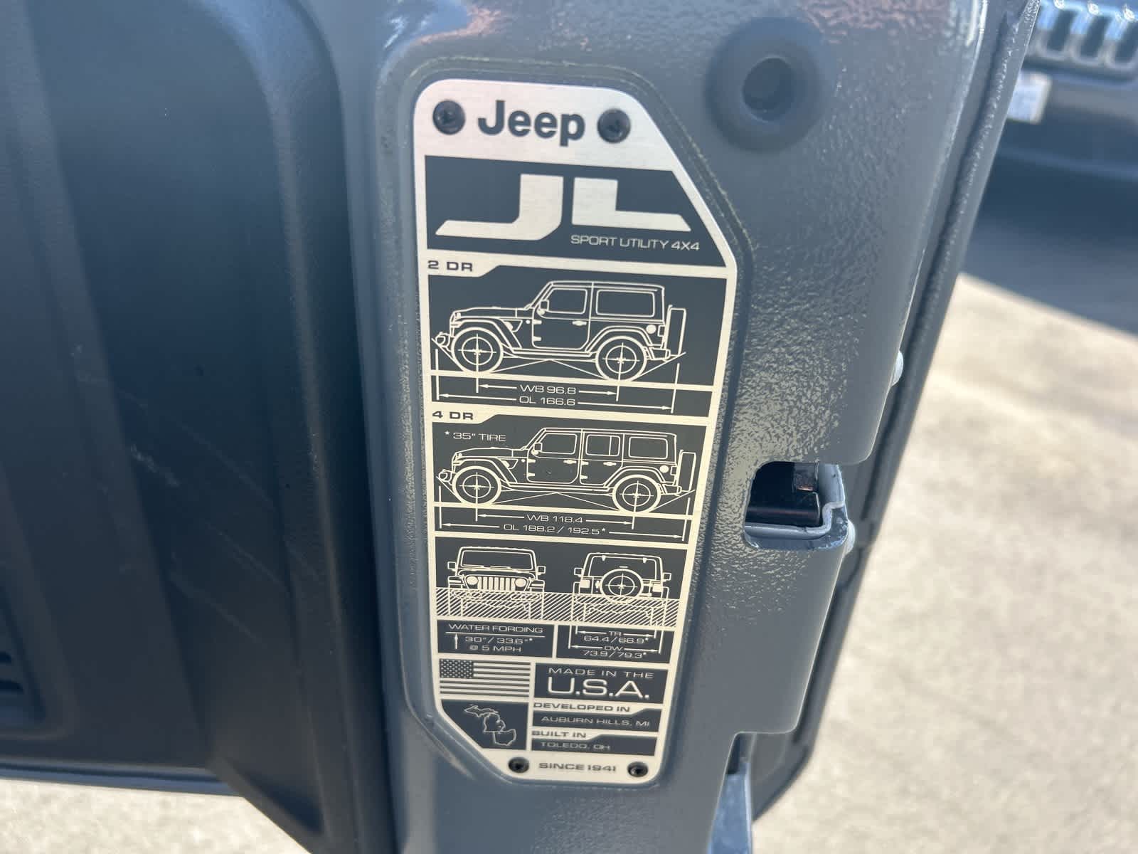 Thumbnail: 2023 Jeep Wrangler - 37