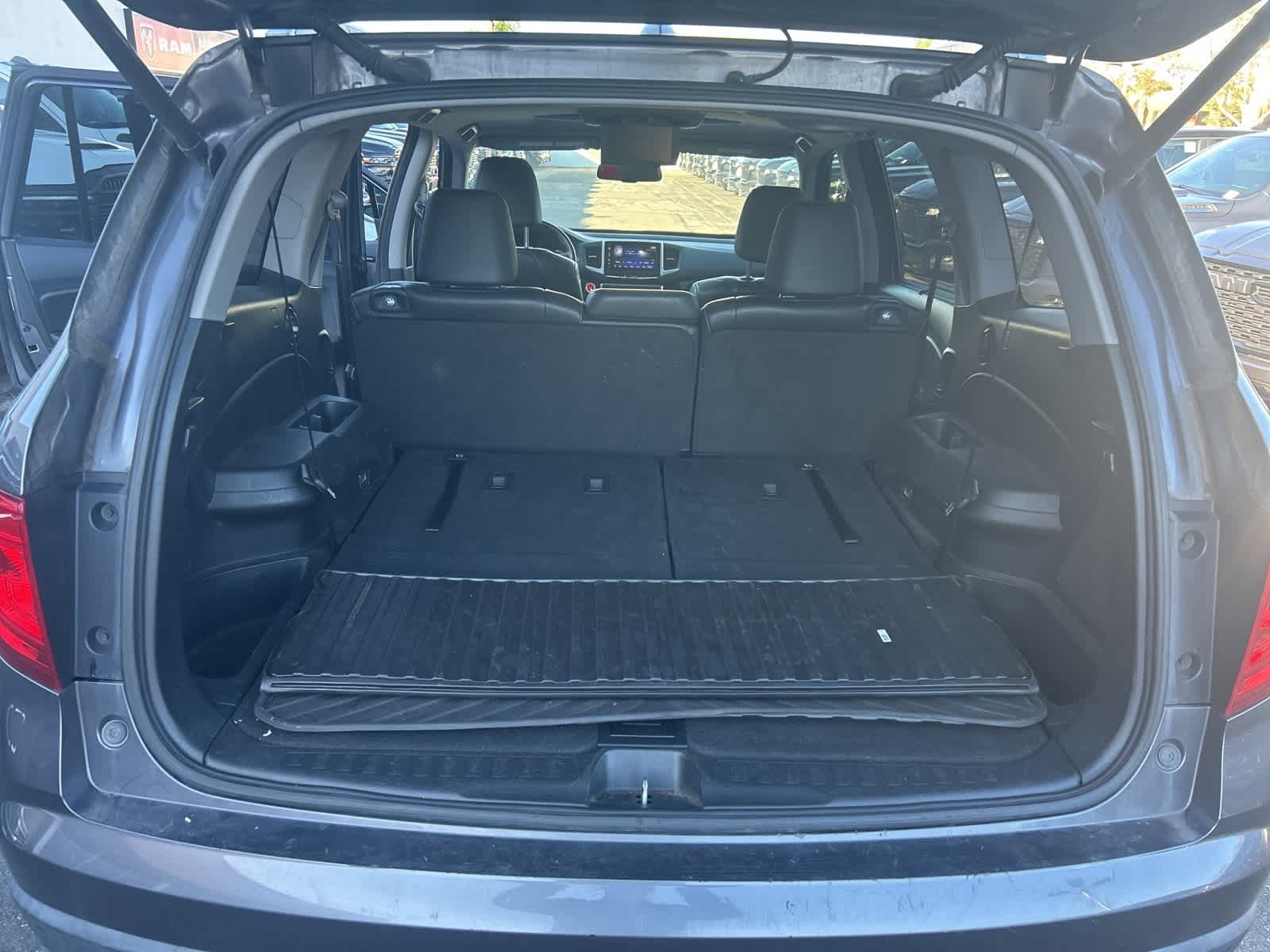 Thumbnail: 2016 Honda Pilot - 25