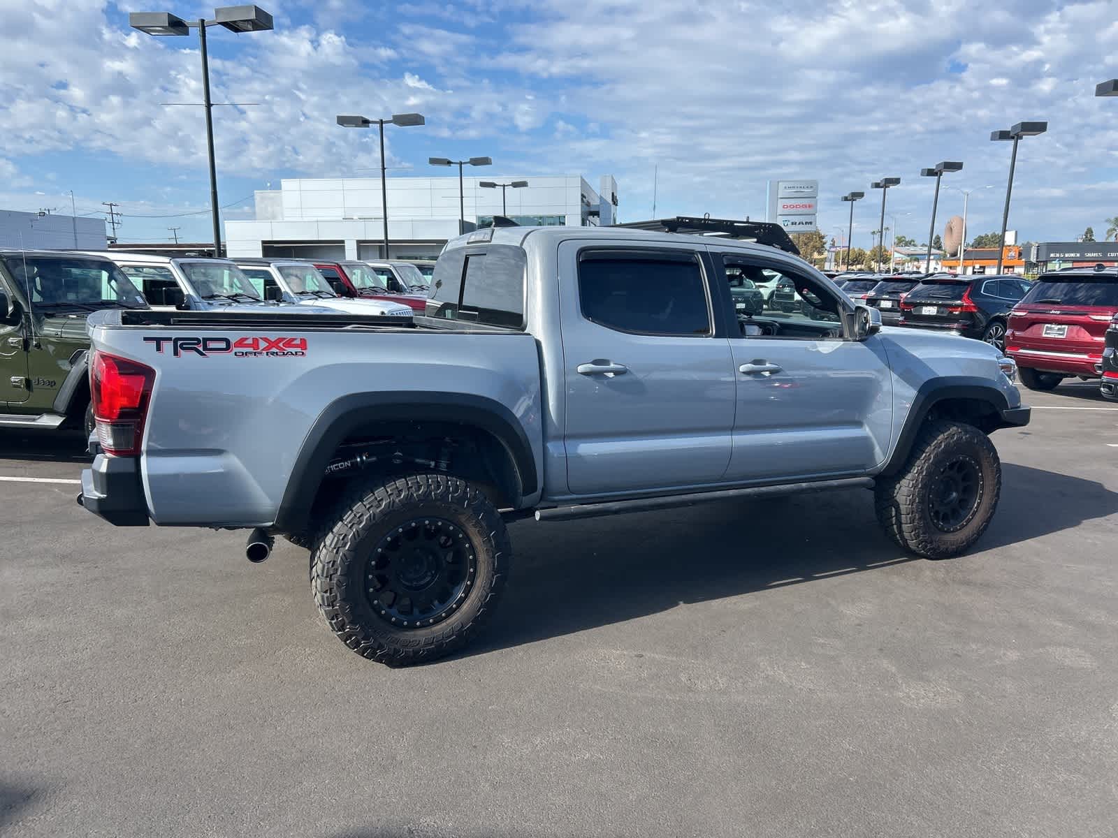 Thumbnail: 2018 Toyota Tacoma - 7