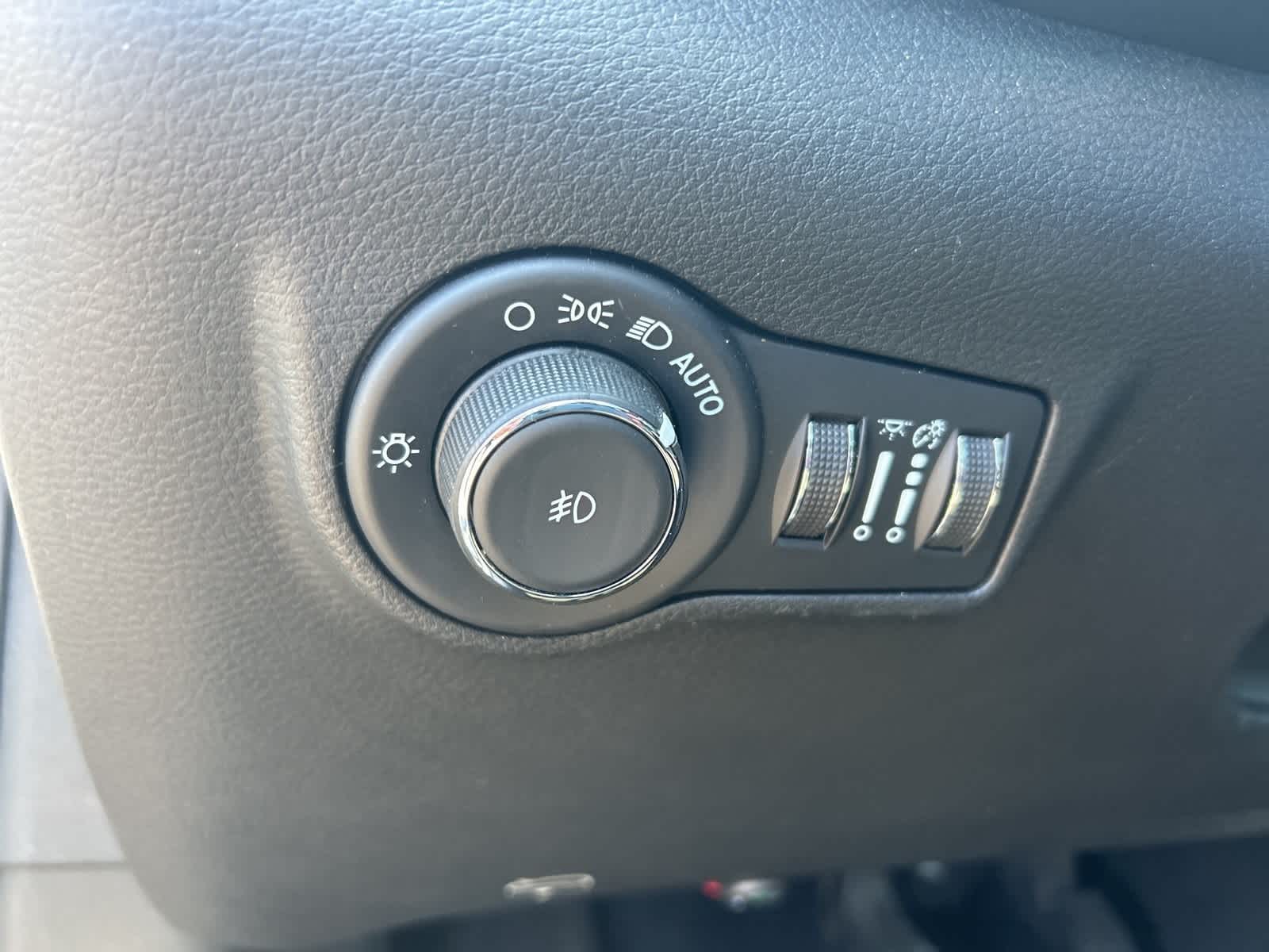Thumbnail: 2023 Jeep Compass - 33
