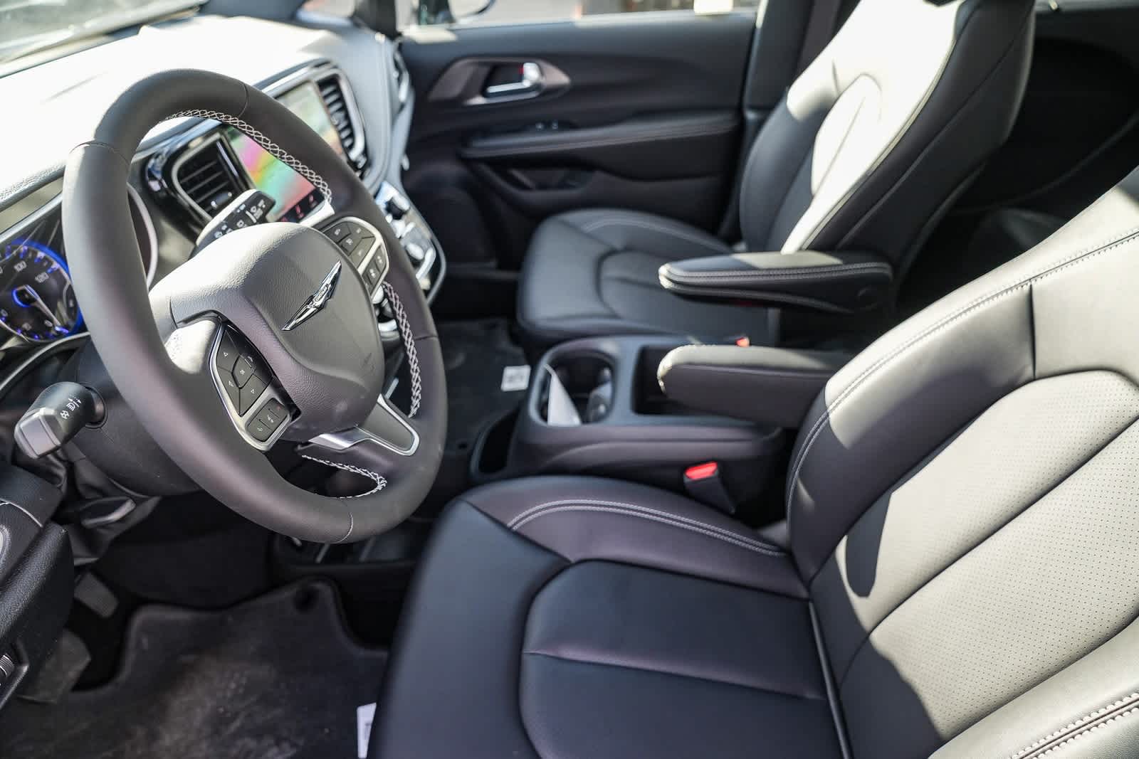 Thumbnail: 2026 Chrysler Pacifica - 19