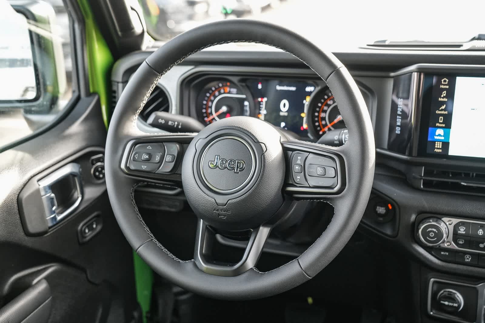 Thumbnail: 2026 Jeep Gladiator - 16