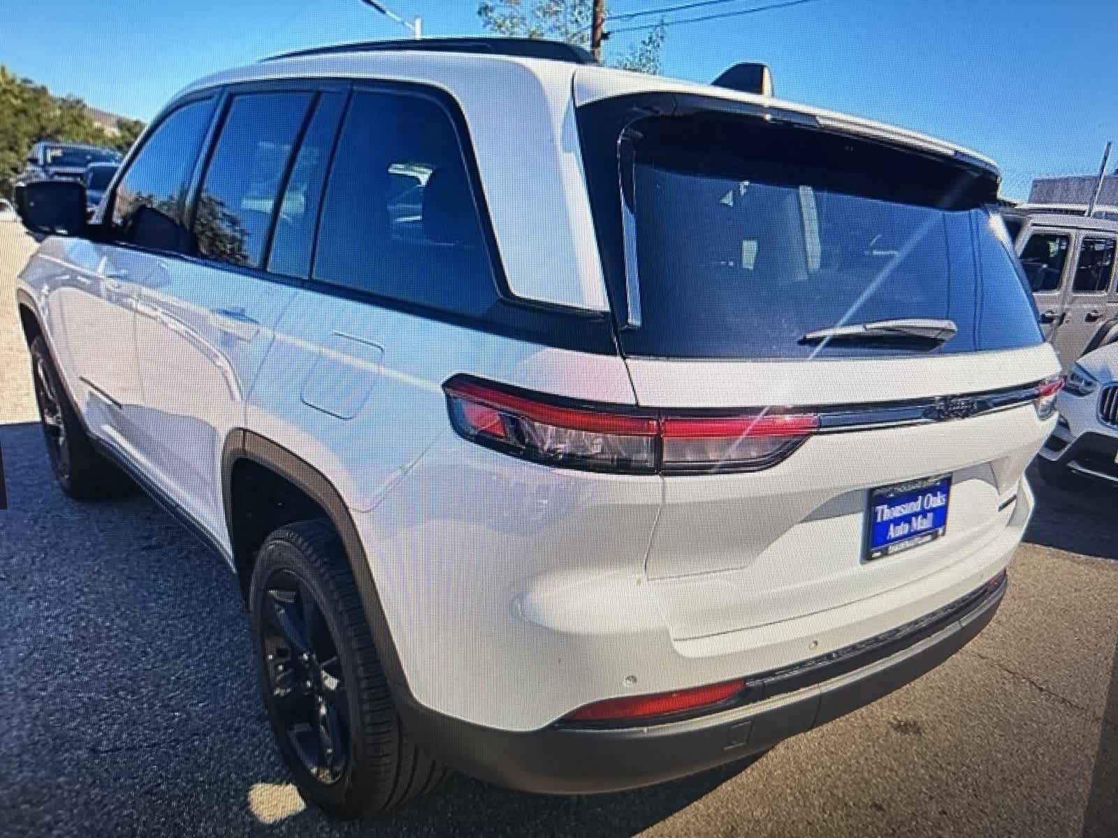 Thumbnail: 2023 Jeep Grand Cherokee - 4