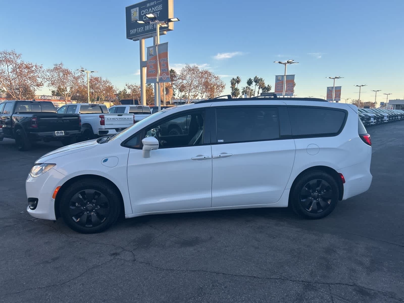 Thumbnail: 2020 Chrysler Pacifica - 4