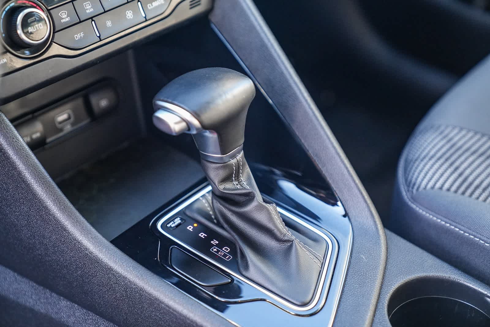 Thumbnail: 2022 Kia Niro - 17