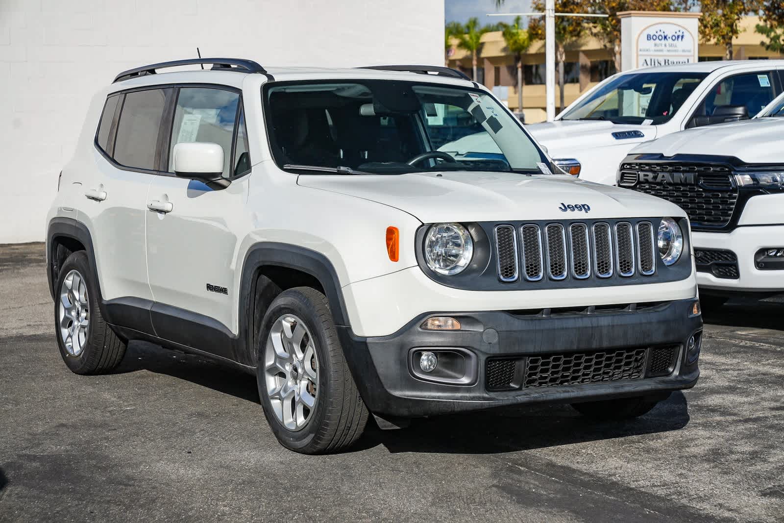 Thumbnail: 2015 Jeep Renegade - 3