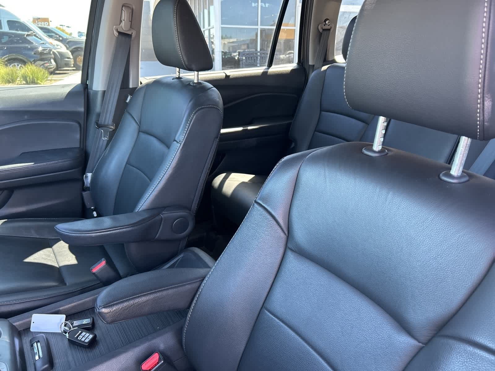 Thumbnail: 2019 Honda Pilot - 17