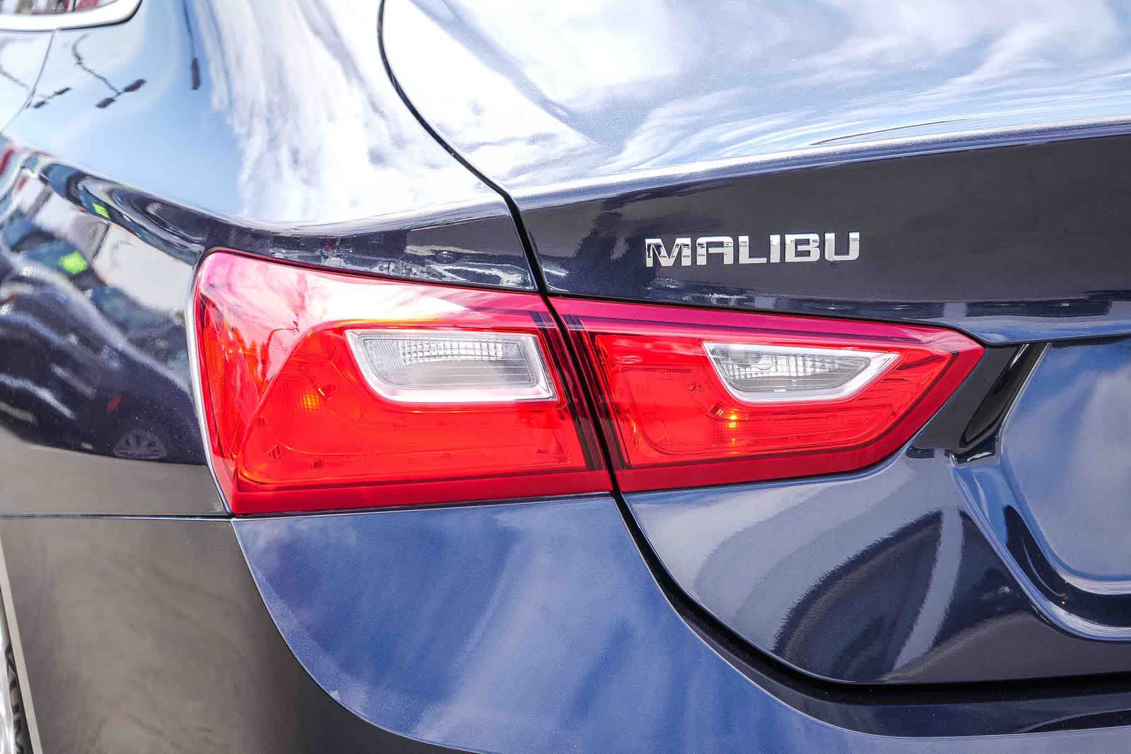 Thumbnail: 2023 Chevrolet Malibu - 9